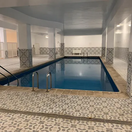 Luminoso Con Terraza شقة