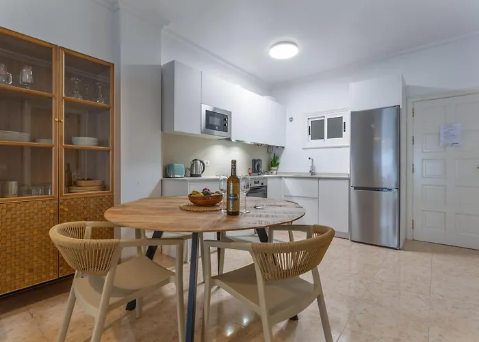 Luminoso Con Terraza Lägenhet